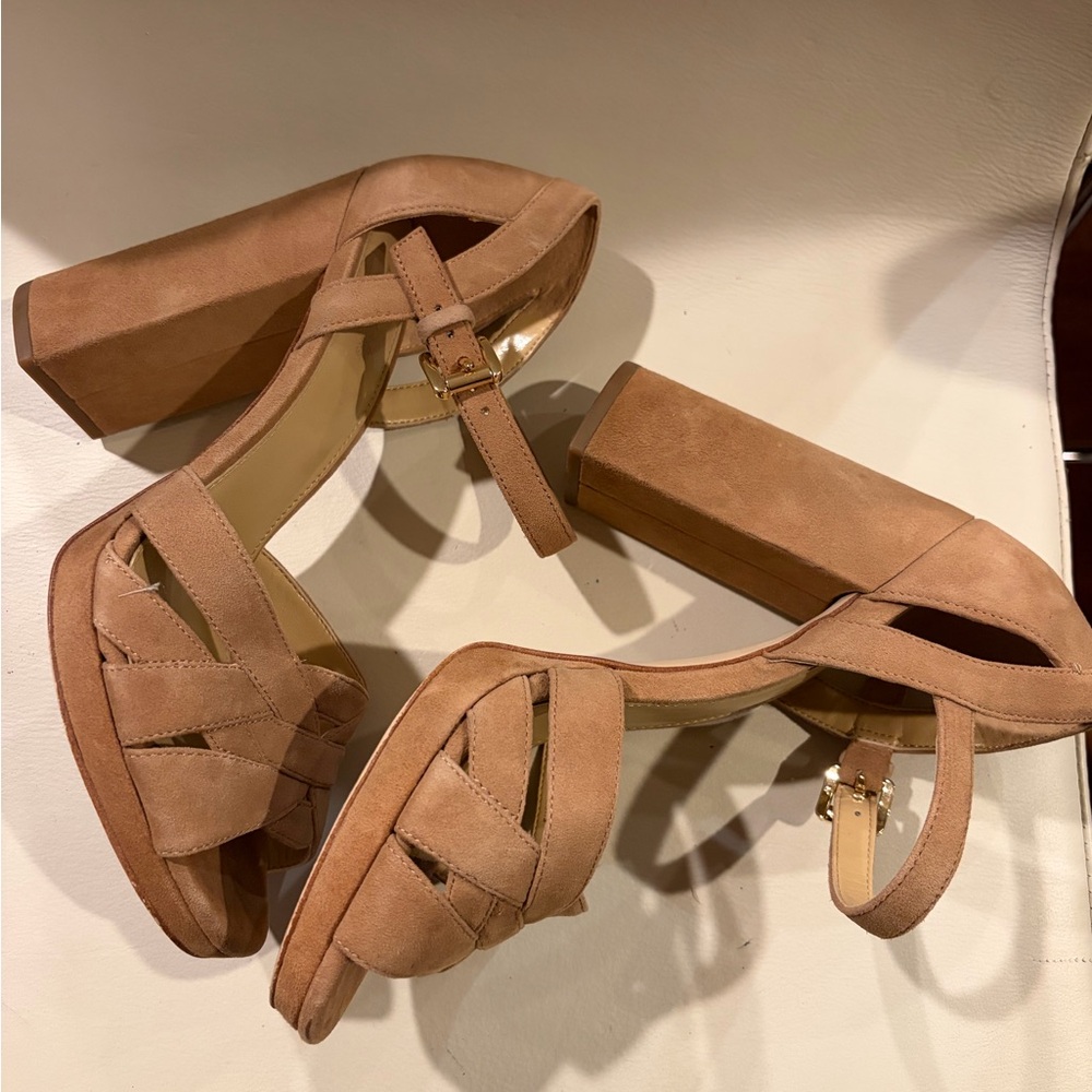MICHAEL Michael Kors Beige Crisscross Heels - Picture 7 of 11